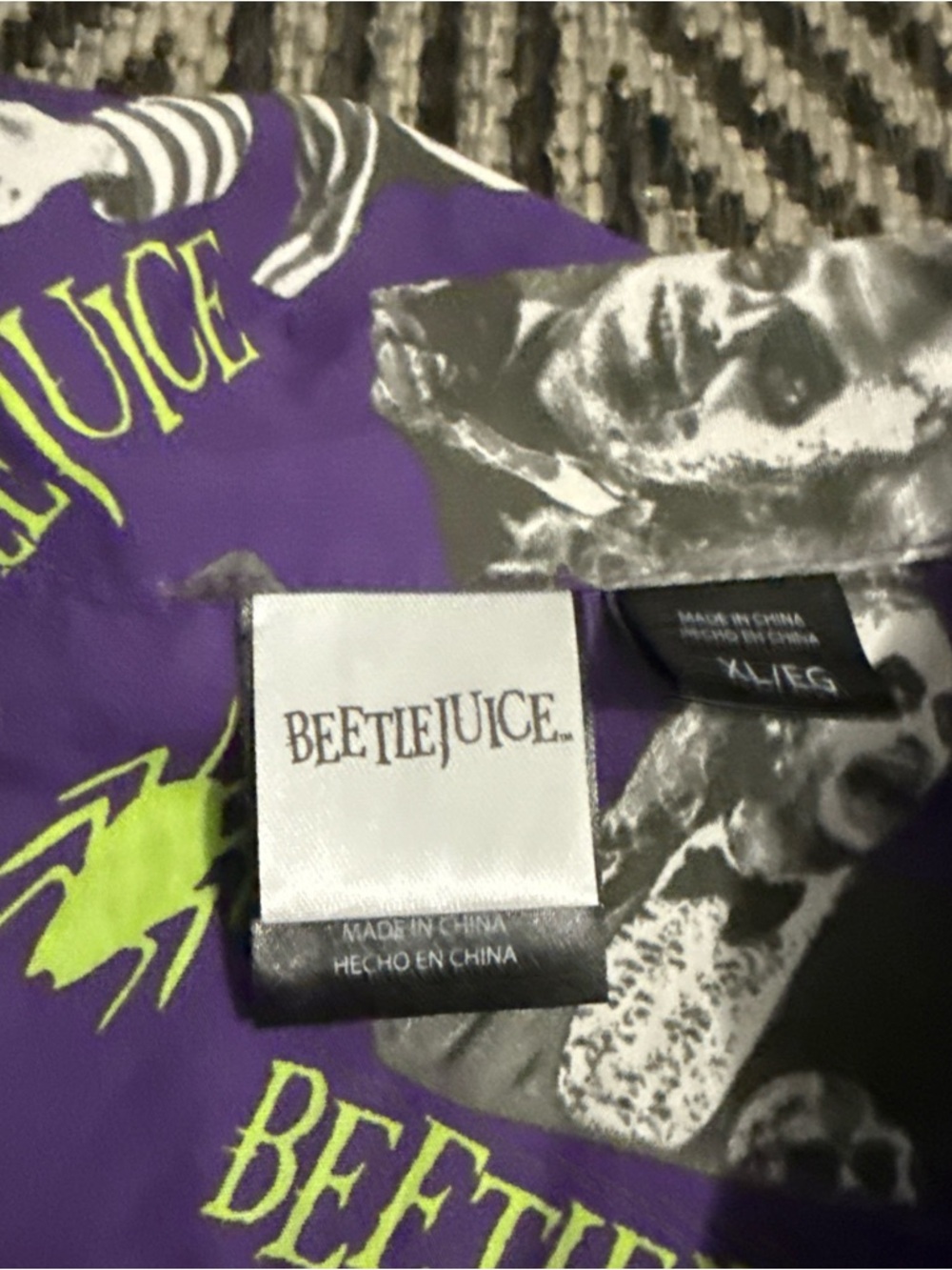 NWT Beetlejuice Mens XL Button-Up Camp Hawaiian Shirt Halloween Costume Movie - Picture 4 of 7